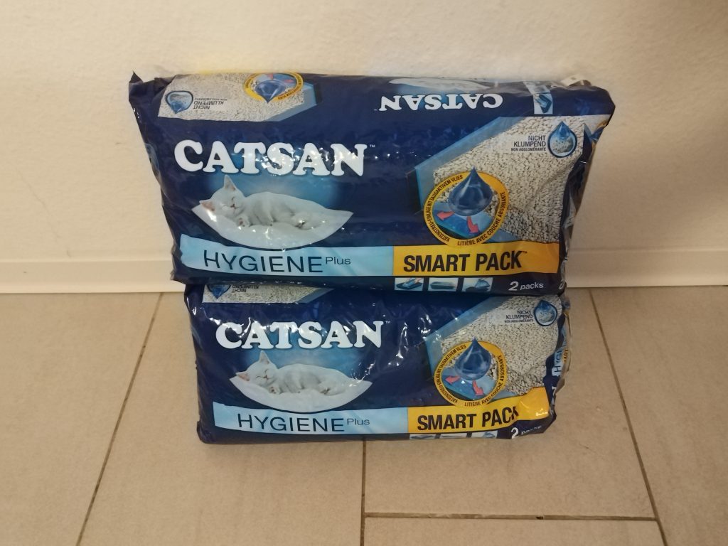 Verpackungen-des-Catsan-Hygiene-Plus-Smart-Pack-Katzenstreu-von-vorne