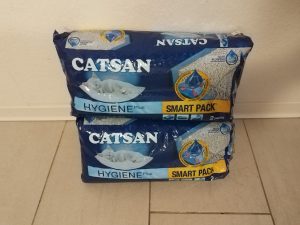 Verpackungen-des-Catsan-Hygiene-Plus-Smart-Pack-Katzenstreu-von-vorne