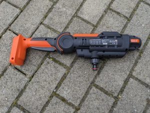 Yard Force LW C02 AquaJet Akku-Hochdruckreinigevon vorne, nach rechts ausgerichtet