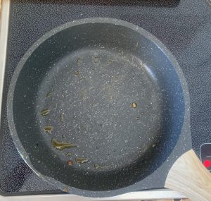 ZUOFENG beschichtete Pfanne nach dem Braten