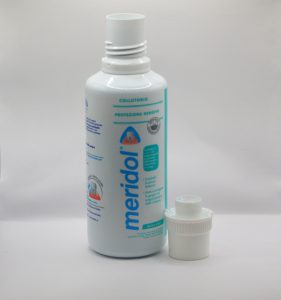 meridol Zahnfleischschutz Flasche geöffnet