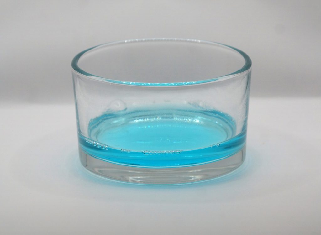 meridol Zahnfleischschutz blaue Flüssigkeit