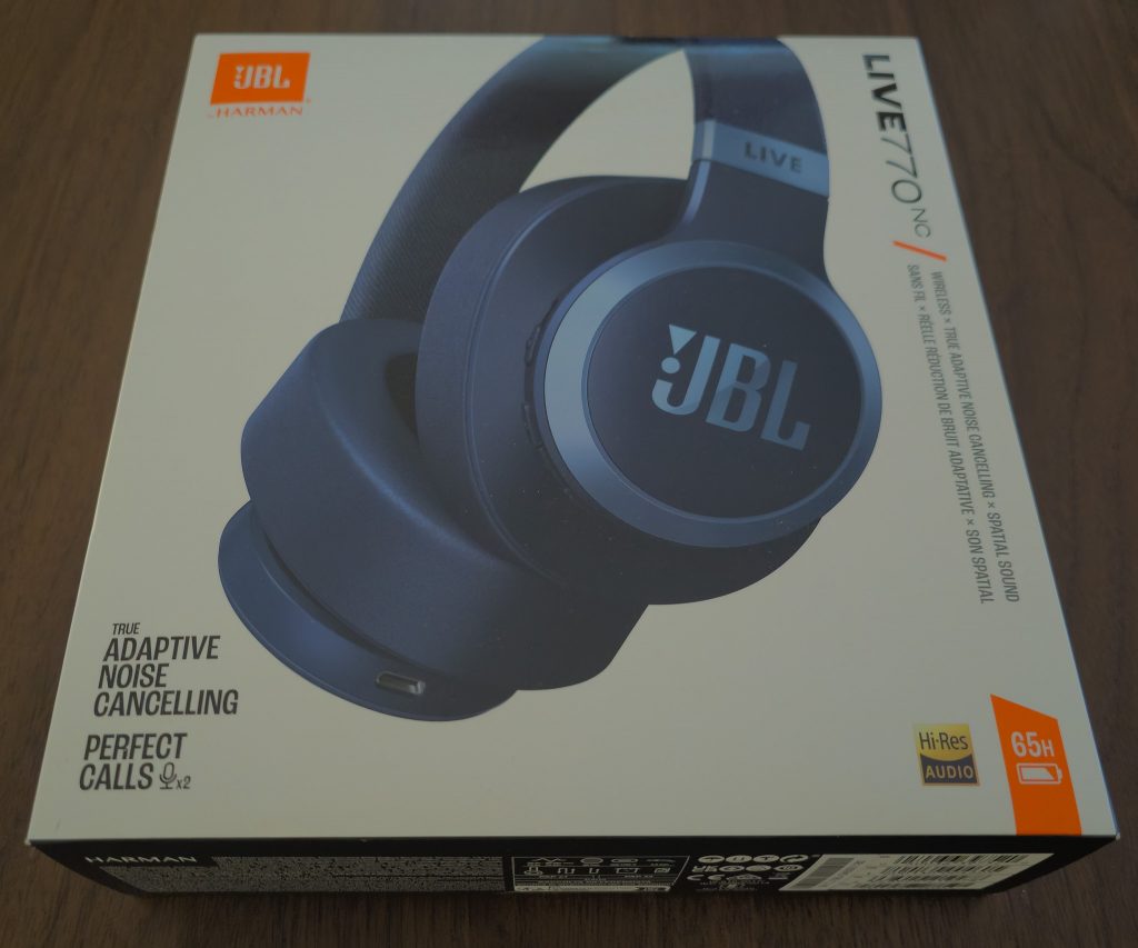 JBL LIVE770NC Bluetooth-Kopfhörer Karton vorne