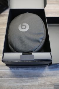 Beats Solo 3 Bluetooth-Kopfhörer Unboxing