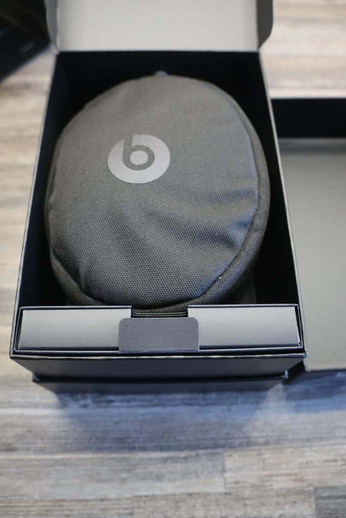 Beats Solo 3 Bluetooth-Kopfhörer Unboxing
