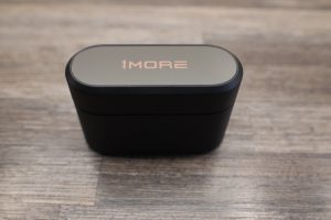 1More PistonBuds Pro Q30 Bluetooth-Kopfhörer Ladecase geschlossen