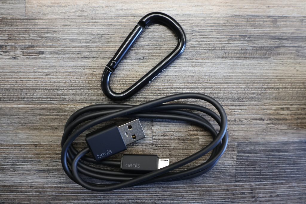 Beats Solo 3 Bluetooth-Kopfhörer Kabel und Karabiner