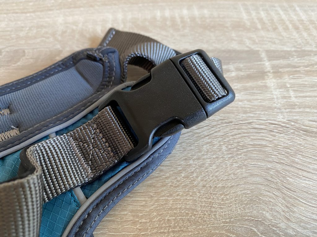 Embark No-Pull Hundegeschirr Detail Schnalle