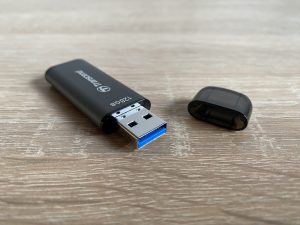Transcend JetFlash 920 USB-Stick Stecker und Kappe