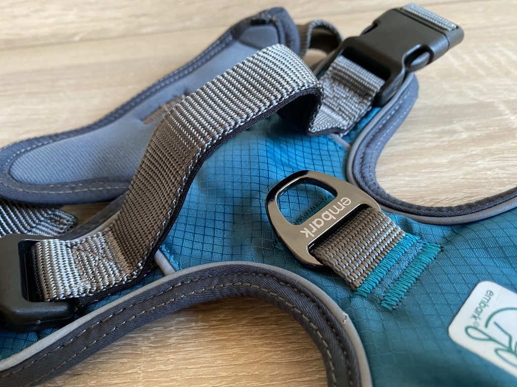 Embark No-Pull Hundegeschirr Detail Öse mit Griff