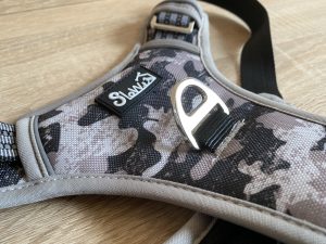 Eyein Hundegeschirr Detail Öse Vorderseite