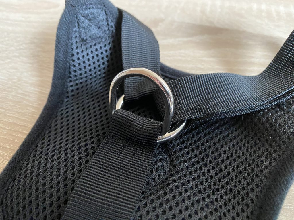 SlowTon LT-STP8-1-BS Hundegeschirr Detail Öse