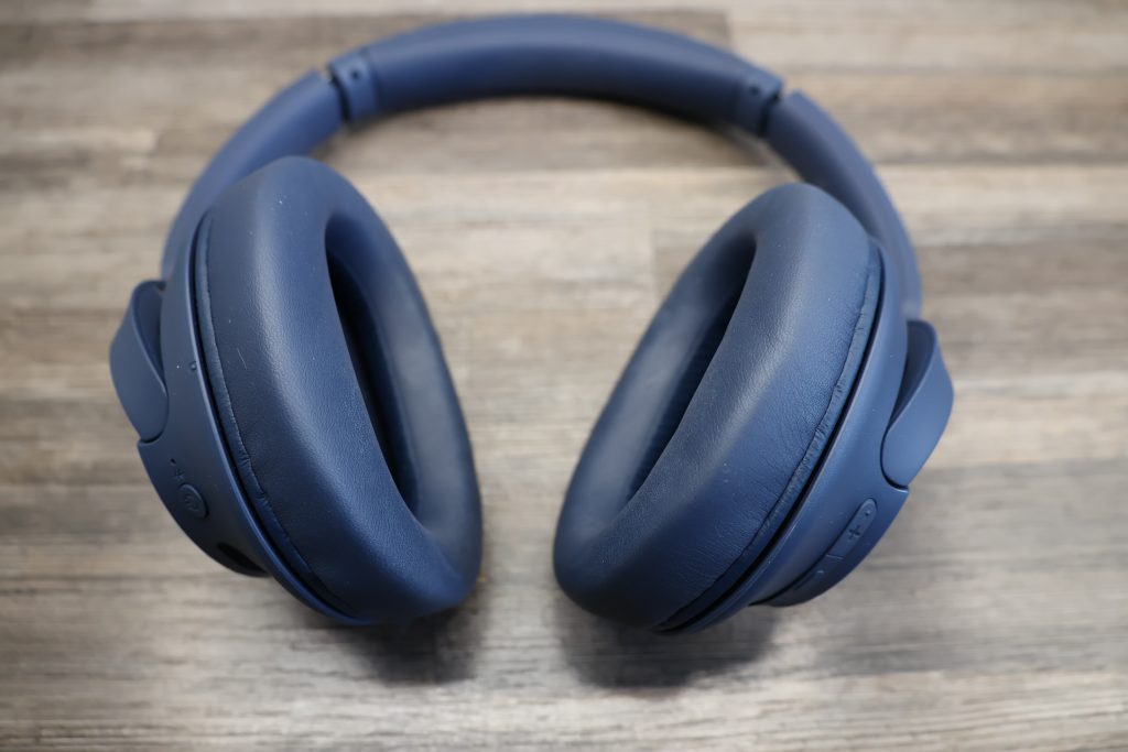 Sony WH-CH720N Bluetooth-Kopfhörer Liegend auseinander
