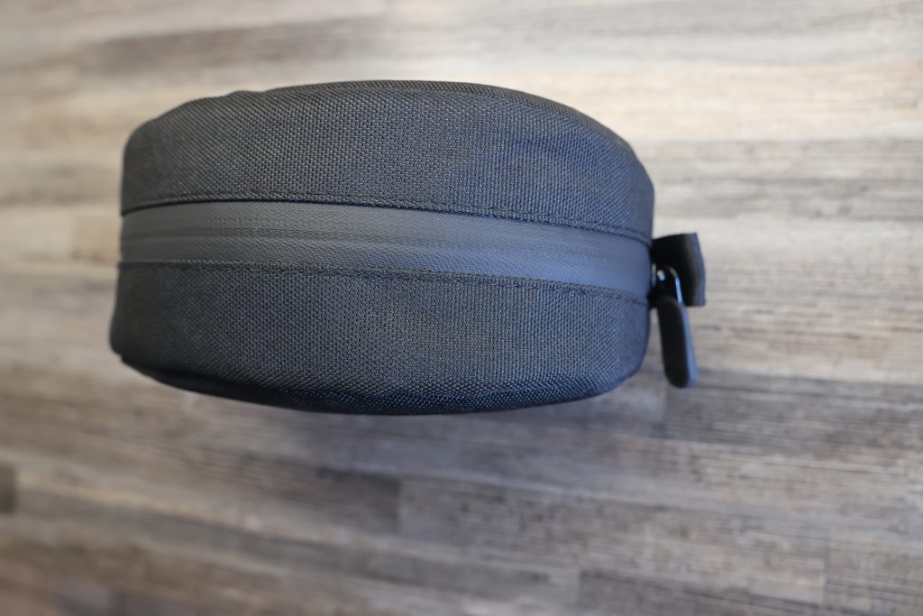 Beats Solo 3 Bluetooth-Kopfhörer Tasche Seite