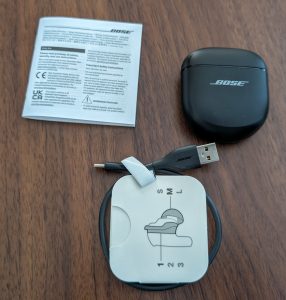 Bose QuietComfort Ultra EarBuds Bluetooth-Kopfhörer ausgepackt