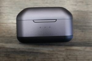 Jlab Epic Lab Edition Bluetooth-Kopfhörer Ladecase vorne