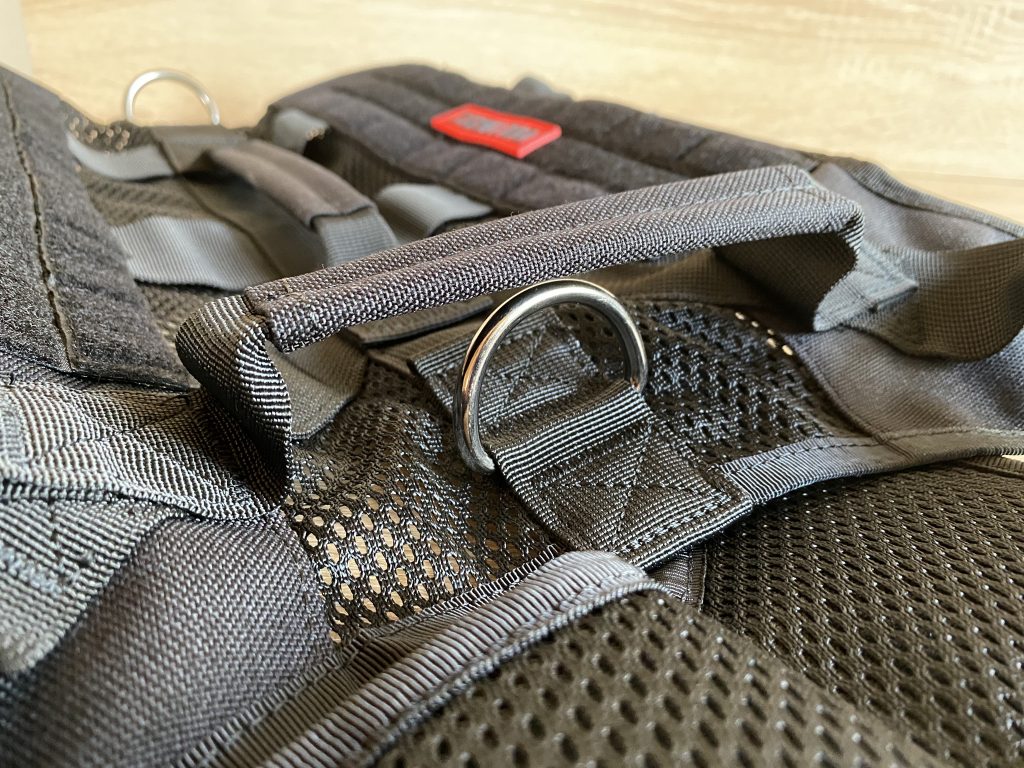 OneTigris No-Pull Hundegeschirr Detail Öse mit Griff vorne