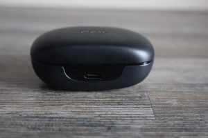 Tribit FlyBuds C2 Bluetooth-Kopfhörer Ladecase Rückseite