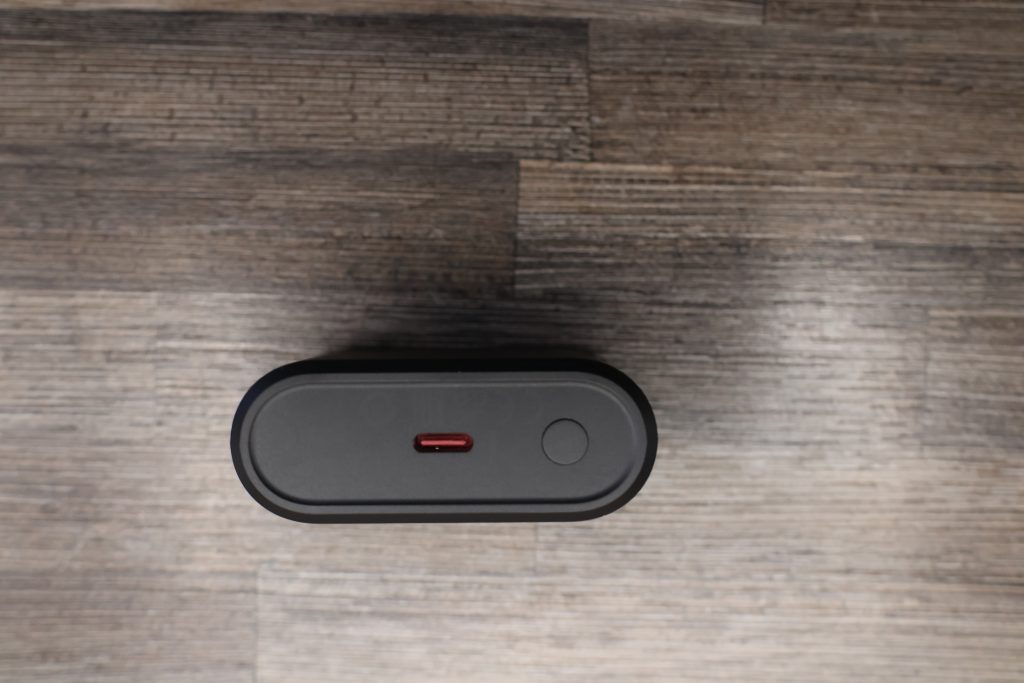 1More PistonBuds Pro Q30 Bluetooth-Kopfhörer Ladecase Unterseite
