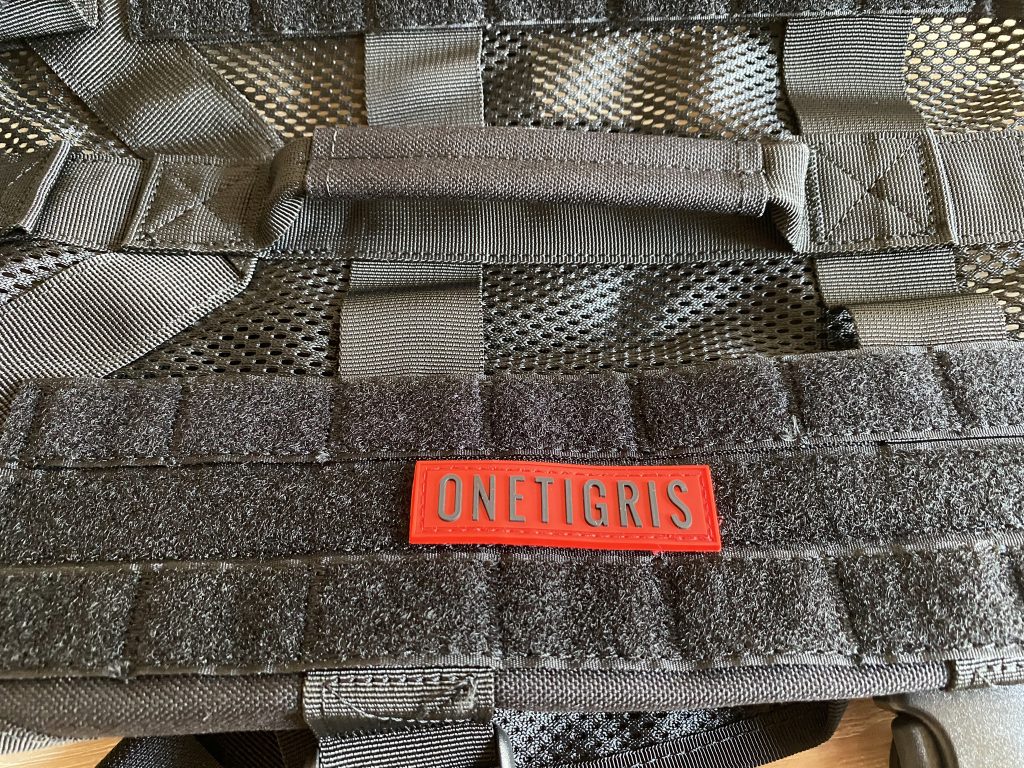 OneTigris No-Pull Hundegeschirr Detail Griff mit Patchfeld