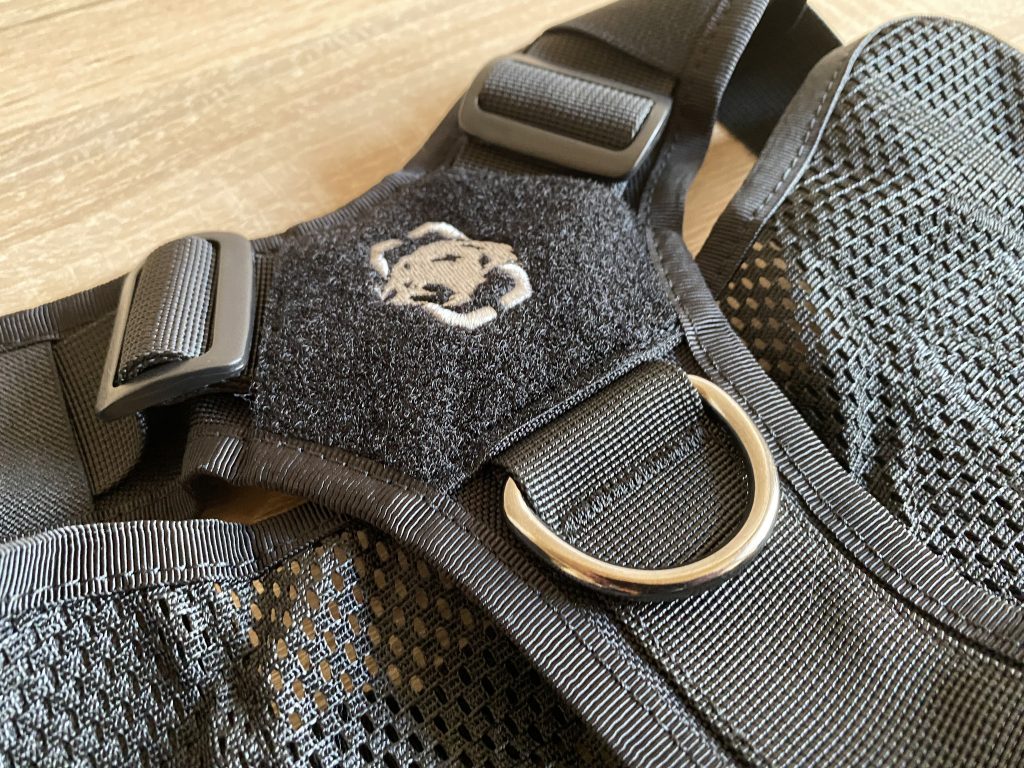 OneTigris No-Pull Hundegeschirr Detail Öse Vorderseite