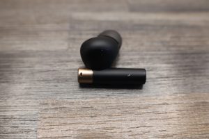 1More PistonBuds Pro Q30 Bluetooth-Kopfhörer Bud andere Seite