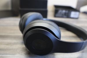 Beats Solo 3 Bluetooth-Kopfhörer Ansicht Seite