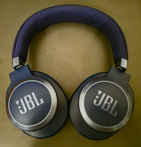 JBL LIVE770NC Bluetooth-Kopfhörer Ansicht mit Logo2