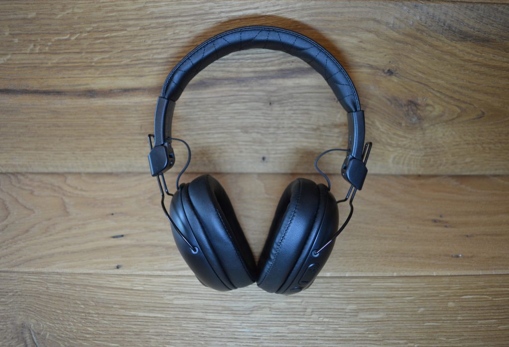 JLab Studio Pro Over-Ear-Kopfhörer