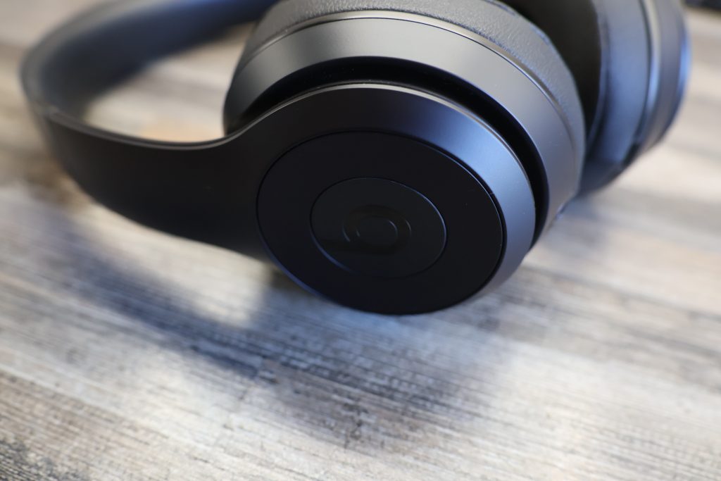 Beats Solo 3 Bluetooth-Kopfhörer Ansicht andere Seite