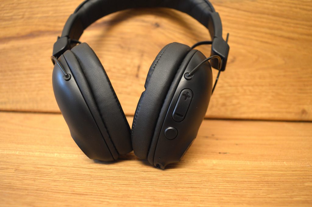 JLab Studio Pro Over-Ear-Kopfhörer Hörmuschel Ansicht von Hinten