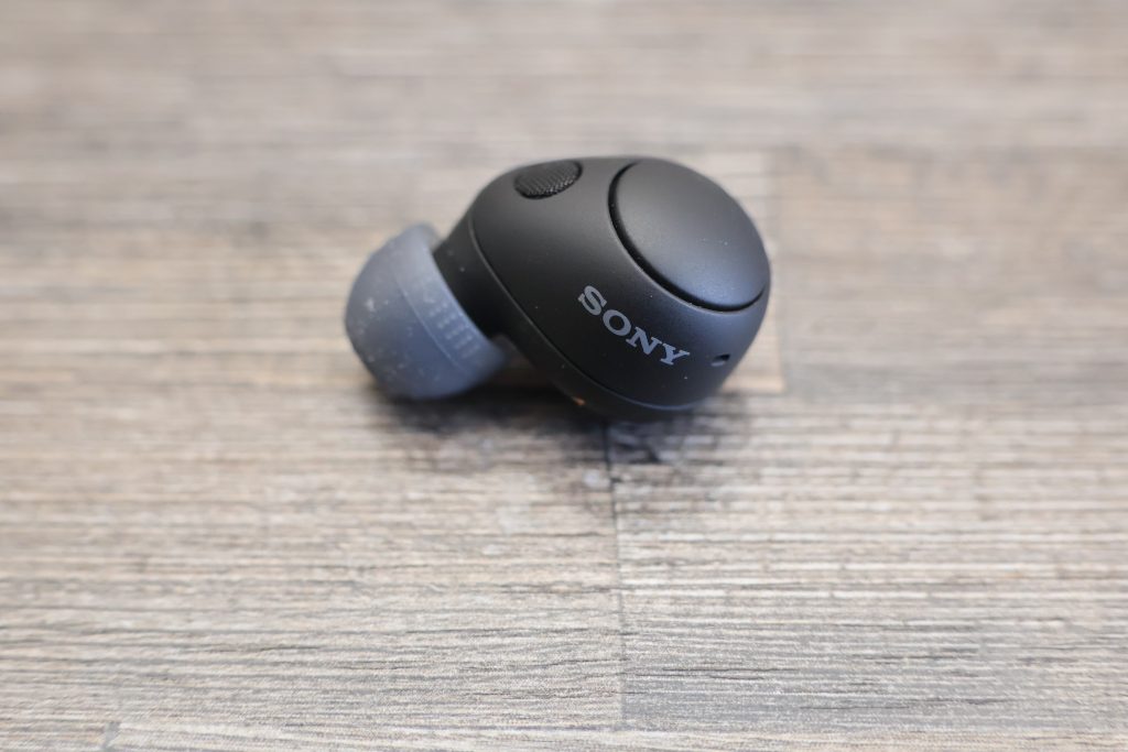 Sony WF-C700N Bluetooth-Kopfhörer Buds gedreht