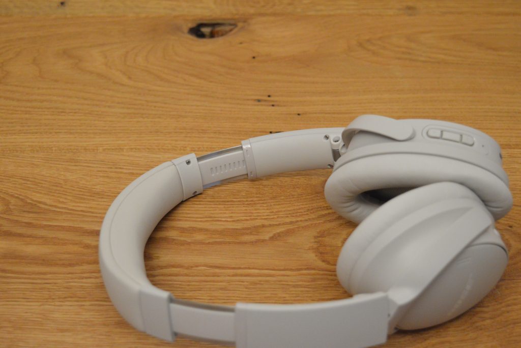Bose QuietComfort Over-Ear-Kopfhörer Höhenverstellung Detailansicht