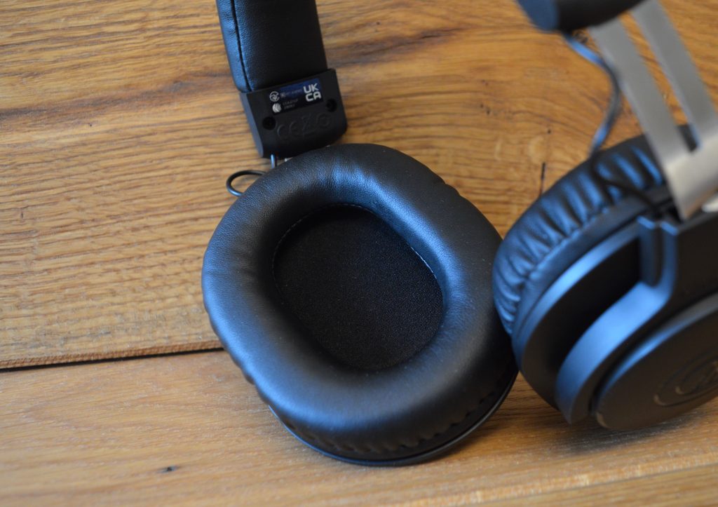 Audio-Technica ATH-M20xBT Over-Ear-Kopfhörer Ohrpolster Detailansicht