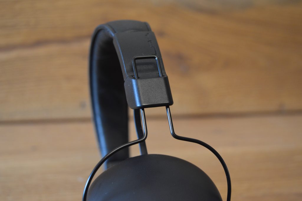 JLab Studio Pro Over-Ear-Kopfhörer Höhenverstellung Detailansicht