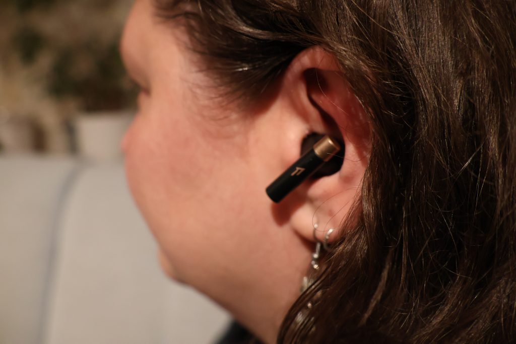 16 1More PistonBuds Pro Q30 Bluetooth-Kopfhörer Action