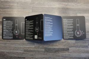Beats Solo 3 Bluetooth-Kopfhörer Anleitung aufgeklappt