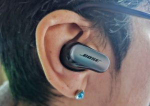 Bose QuietComfort Ultra EarBuds Bluetooth-Kopfhörer Action