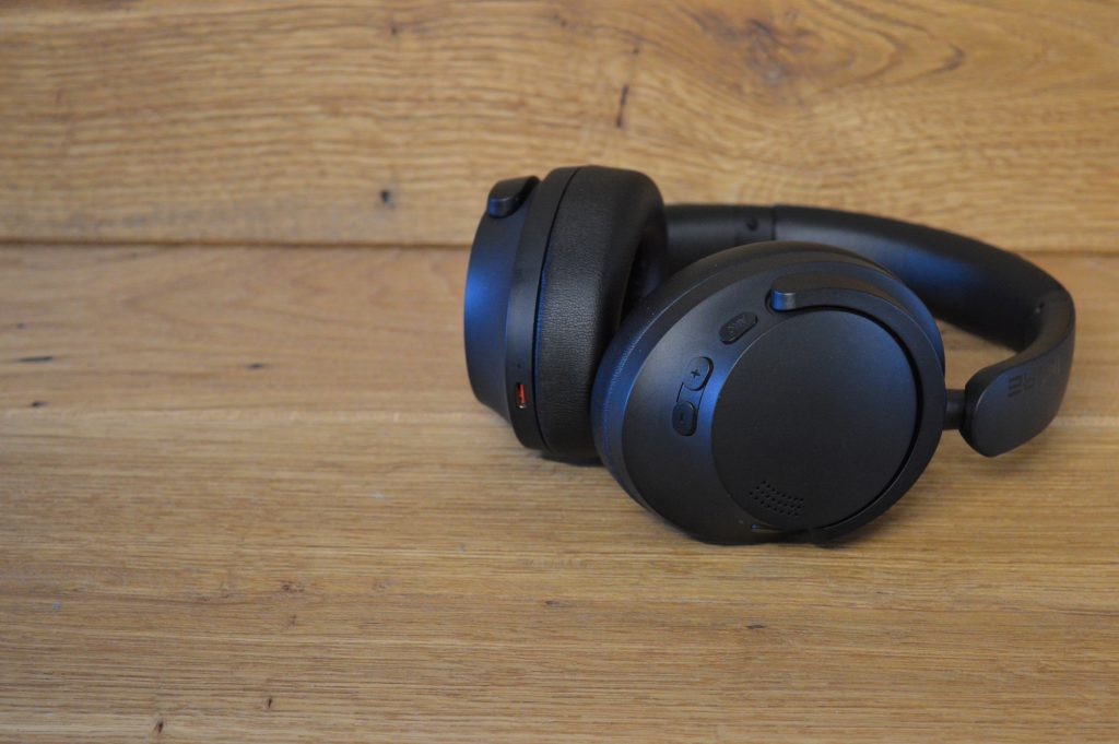 1More SonoFlow SE HQ30 Over-Ear-Kopfhörer Seitenansicht