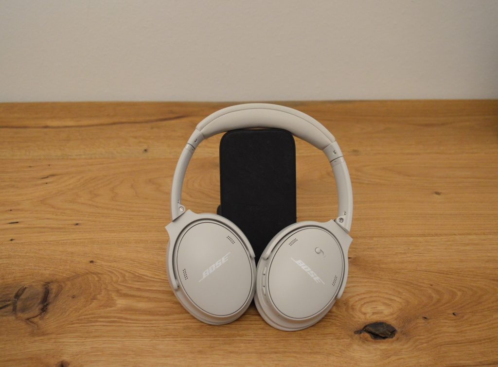 Bose QuietComfort Over-Ear-Kopfhörer Hörmuschel Außenansicht