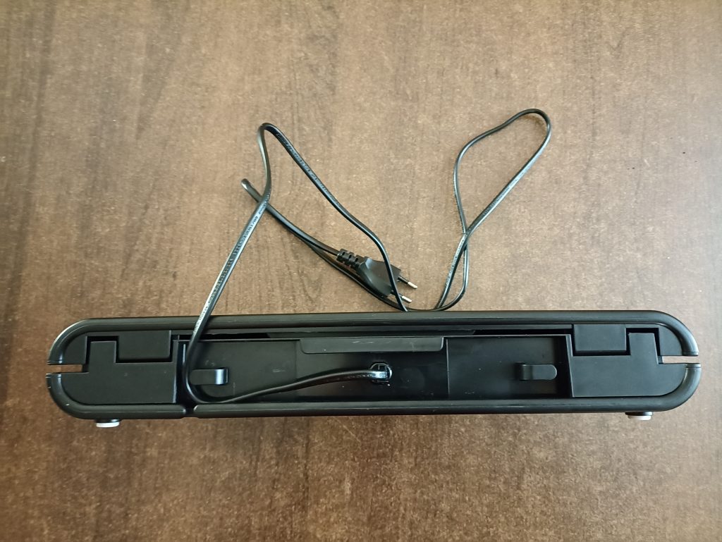 AEG VS4-1-4AG Vakuumierer, Kabelfach hinten, Kabel abgerollt