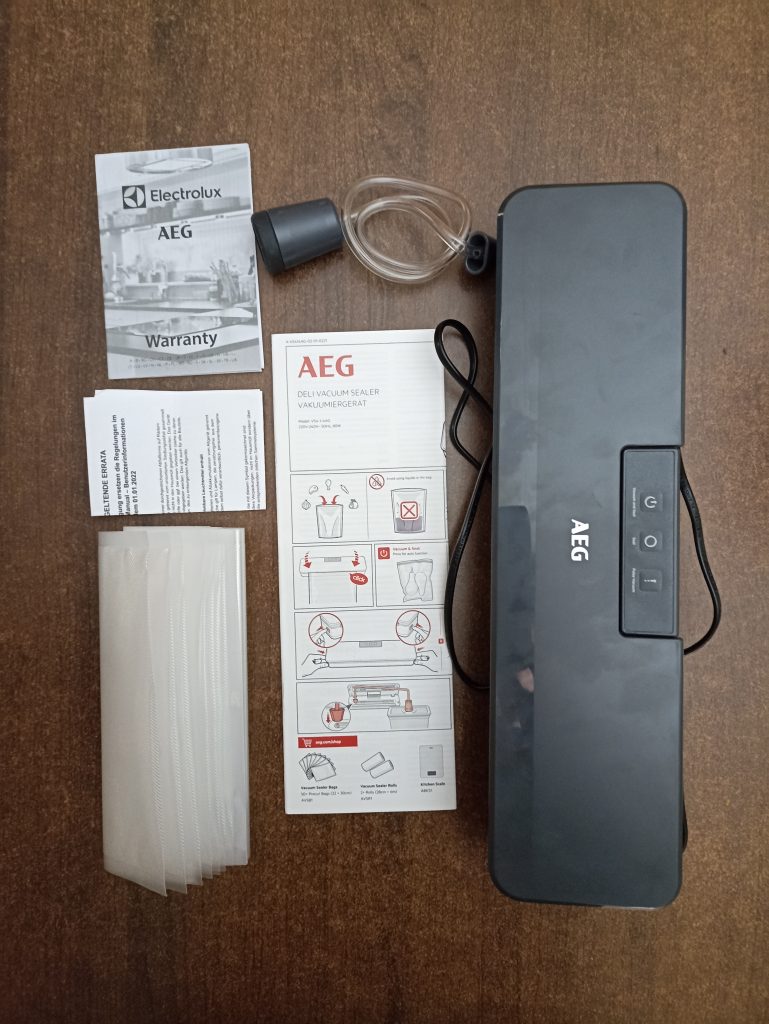 AEG VS4-1-4AG Vakuumierer, Lieferumfang