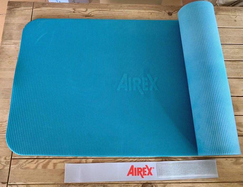 AIREX® Fitline 180 Gymnastikmatte ausgerollt mit Logo auf der Matte