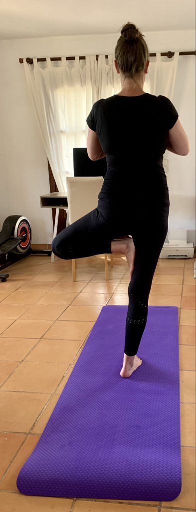 Amazon Basics ‎IR97503B-PL Yogamatte Praxistest der Baum