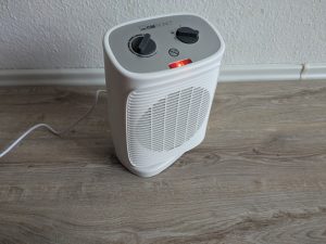 Angewinkelter Clatronic HL3762 Heizlüfter
