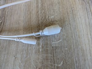 Anschlüsse der Reolink Duo 3 PoE M81L Überwachungskamera