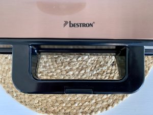 Bestron ‎ASM90XLCO XL-Sandwichmaker Nahaufnahme Griff von oben