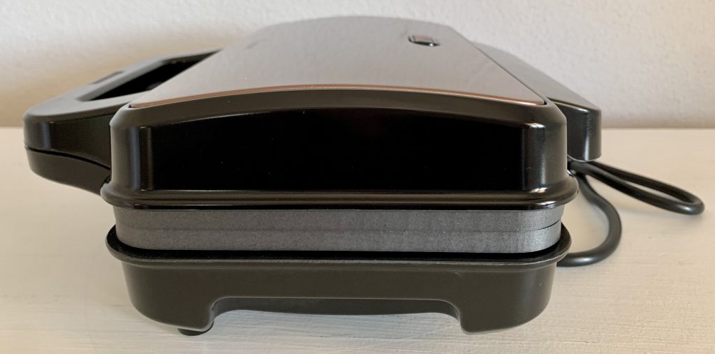 Bestron ‎ASM90XLCO XL-Sandwichmaker mit verschlossenem Deckel von der Seite