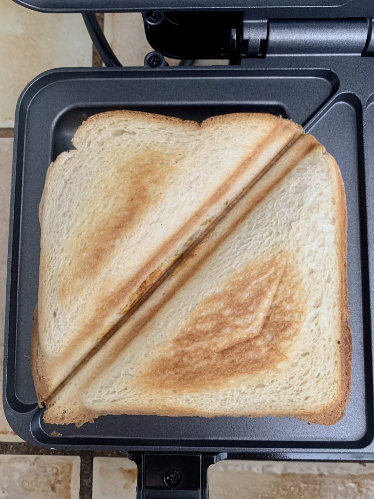 Bestron ‎ASM90XLCO XL-Sandwichmaker nach 6 Minuten Backzeit