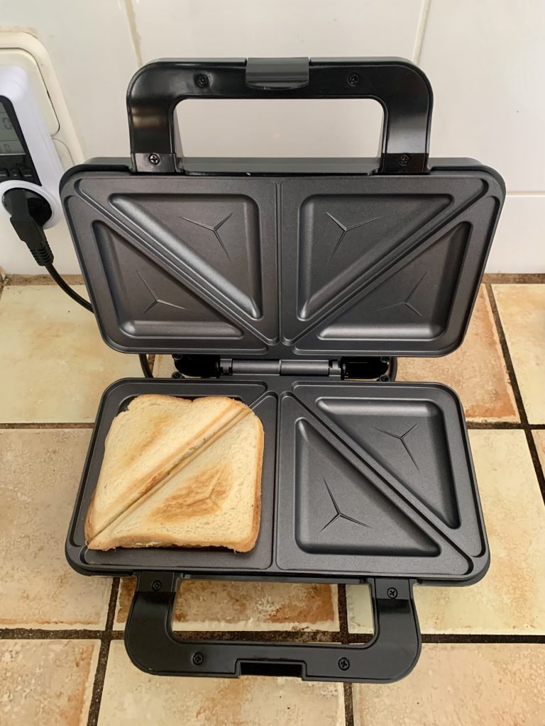 Bestron ‎ASM90XLCO XL-Sandwichmaker nach drei Minuten Backzeit